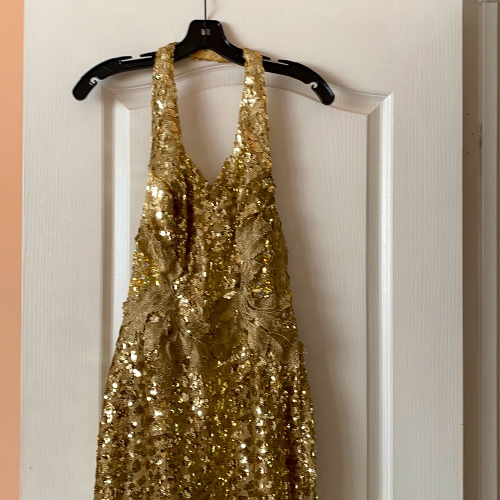 Sequin gold sparkly dress, mermaid style